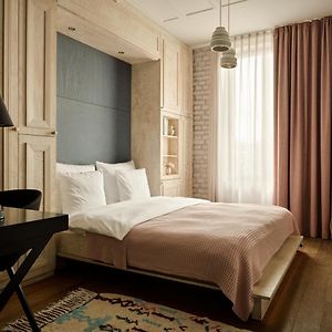 Zimmer mit Kingsize-Bett